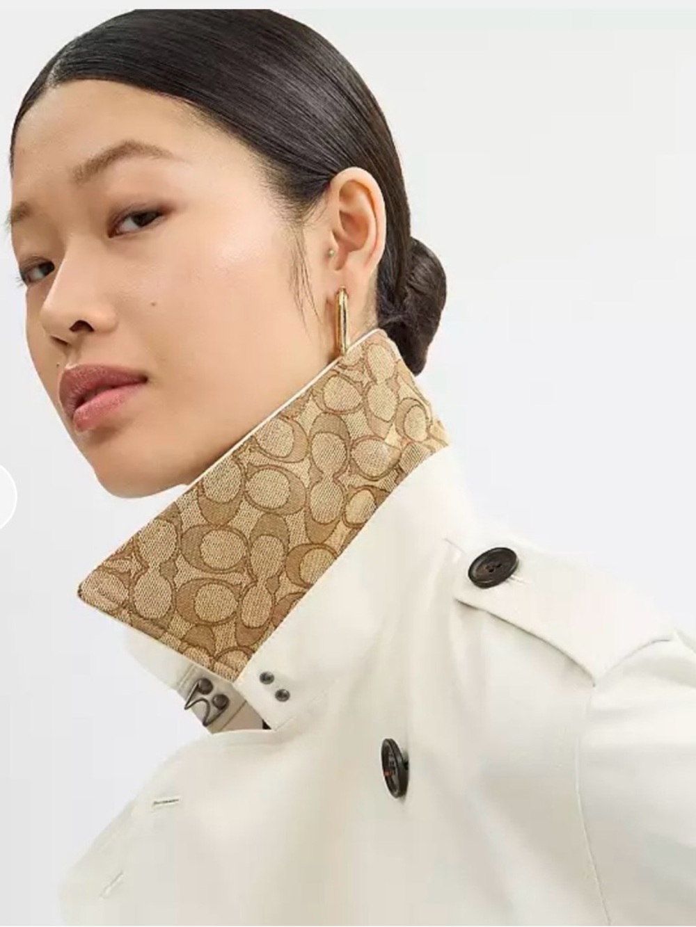 COACH Trench Classic Ivory with Black Buttons size S NWT - Picture 4 of 8